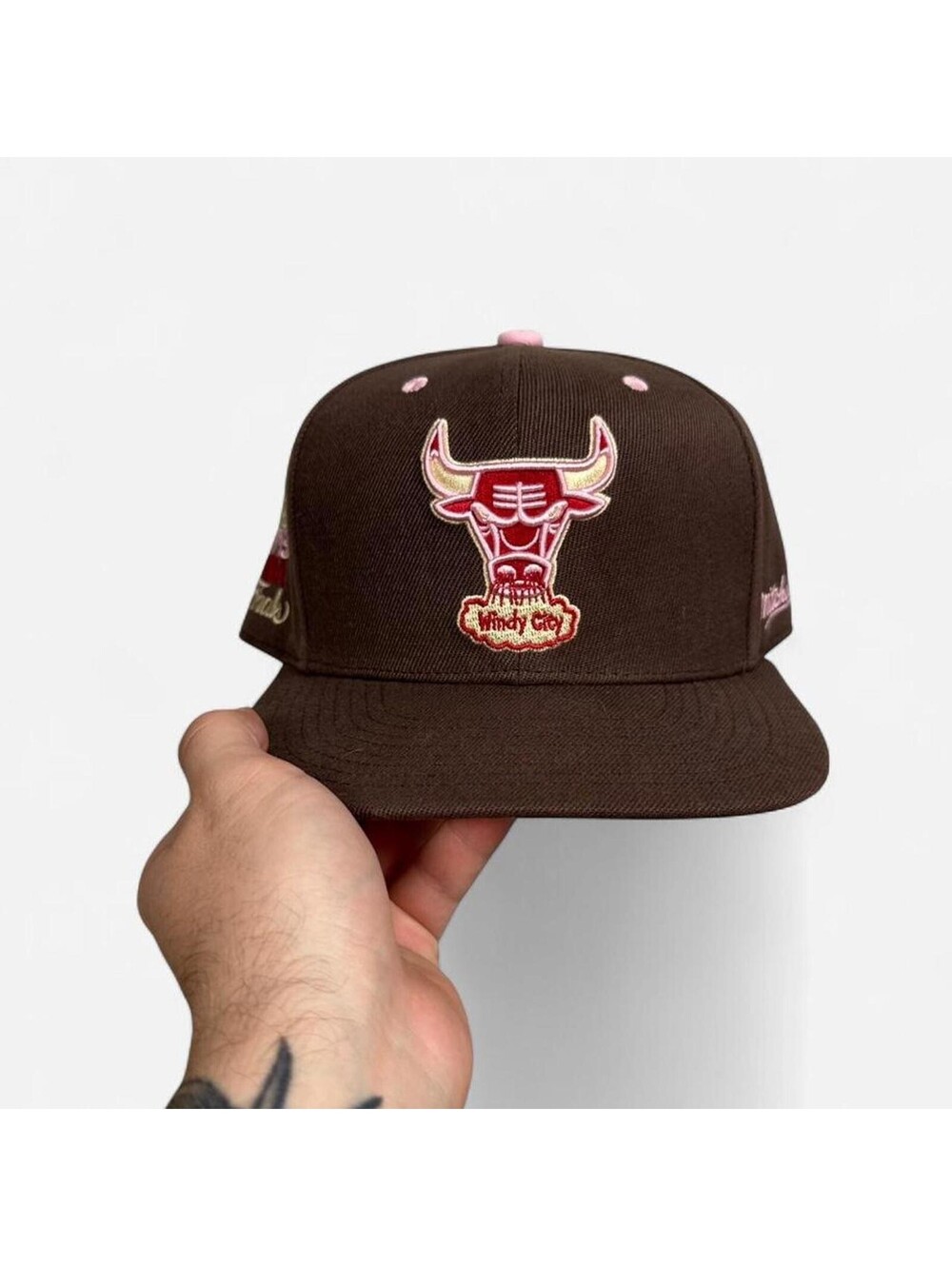 VTG style Mitchell and Ness Chicago Bulls Windy City 1993 finals brown hat 7 1/4